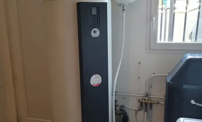 Installation d'un chauffe-eau thermodynamique et d'un adoucisseur d'eau au sel, Ollioules, VESTA ENR